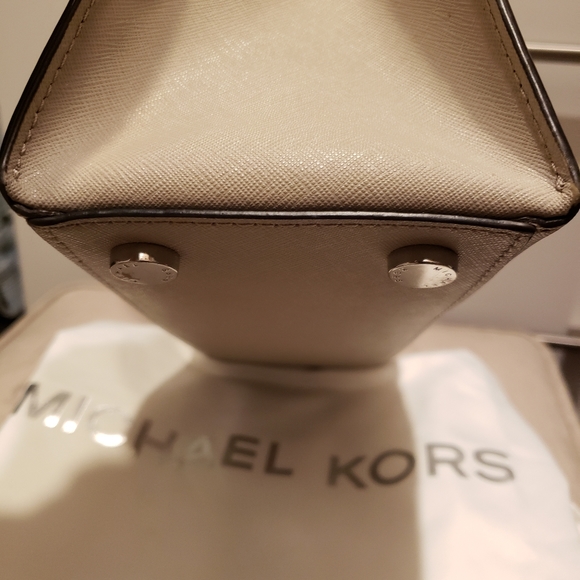 100% - Authentic Beautiful Michael Kors bag - Picture 8 of 9